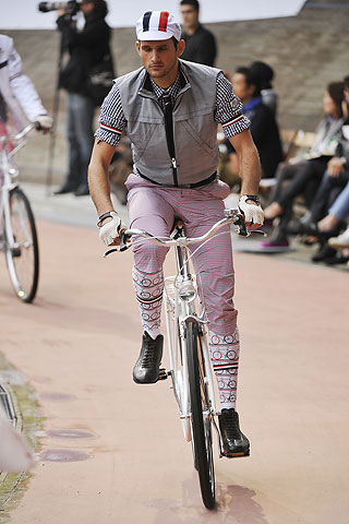 Moncler Gamme Bleu / - 2011